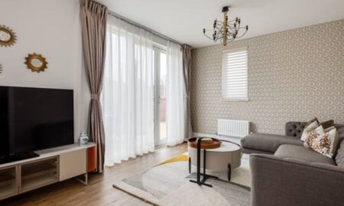 Oxford Casa | Tranquil 4-Bed Oasis Modern & Chic