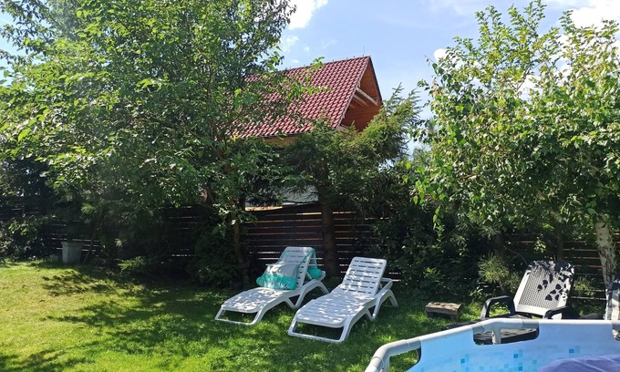 Pszczyna Casa | Tranquil 4-bedroom house in Łąka with WiFi