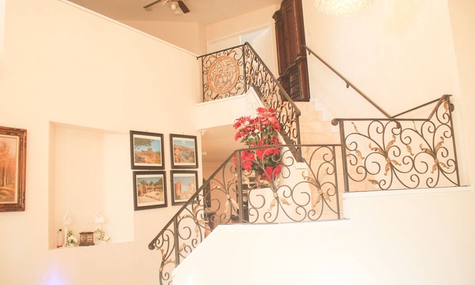 Southridge Village Casa | Tranquil 4BR/3BA private house w/ inviting yard perfect for any type of stay