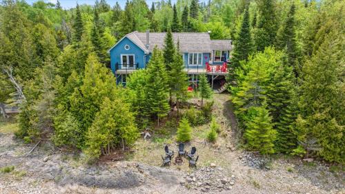 Lion's Head Casa | Tranquil 4br Waterfront Island Retreat