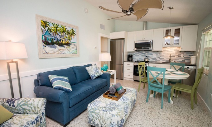 Holmes Beach Apartamento | Tranquila Anna Maria Island Resort, Unidad 1 ... Solo 4 unidades, todos los servicios, VIDEO.