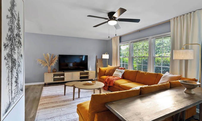 East Raleigh Casa | Tranquil and comfy 4-bedroom house- games, grill, yard in Raleigh!
