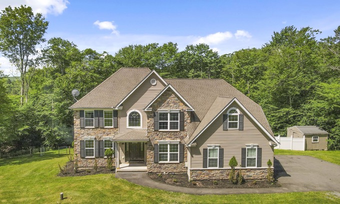 Blakeslee Casa | Tranquil Bliss: Poconos Retreat at Fawn Ridge Estate