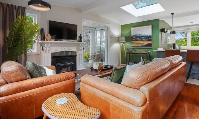 Titirangi Casa | Tranquil Bush Haven | Gardens - Bayview | WiFi