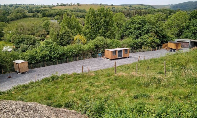 Llandovery Cabina | Tranquil Cabin Retreat in Llandovery