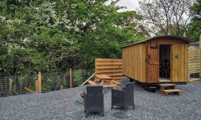 Llandovery Cabina | Tranquil Cabin Retreat in Llandovery