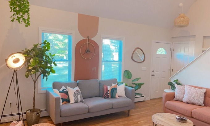 Mashpee Casa | Tranquil Cape getaway 4BD 2BA with AC, Family and Pet Friendly!