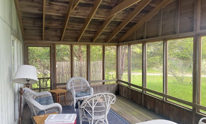 Edgartown Cabaña | Tranquil cottage with WiFi on Cape Poge Bay