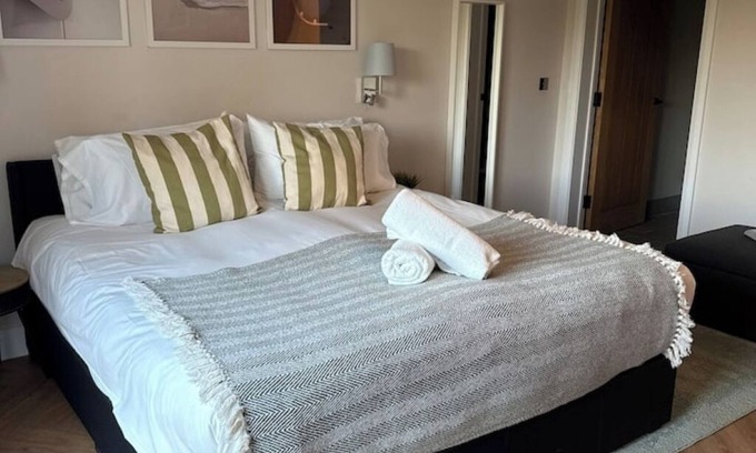 Bozeat Casa | Tranquil Country Retreat with 3 Private Ensuite Rooms