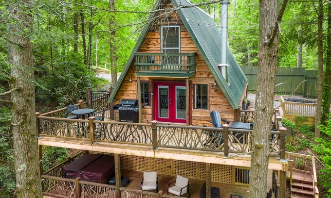 Cashes Valley Cabina | Tranquil Creek View A-frame Cabin