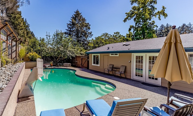 Willow Creek Cabaña | Tranquil dog-friendly cottage with outdoor pool, patio, gas grill, & yard