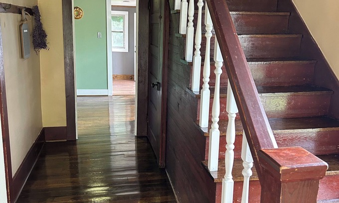 Simmonsville Casa | Tranquil Escape in New Castle