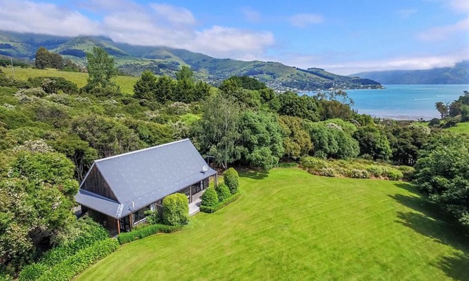 Akaroa Casa | Tranquil Family Retreat