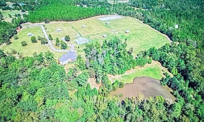 Seiglers Crossroads Apartamento | Tranquil farmhouse apartment with AC in charming Aiken. Active horse farm