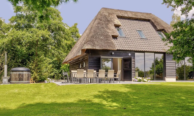 Rijsbergen Otro | Atractiva casa de vacaciones en Rijsbergen con jardín y bañera de hidromasaje