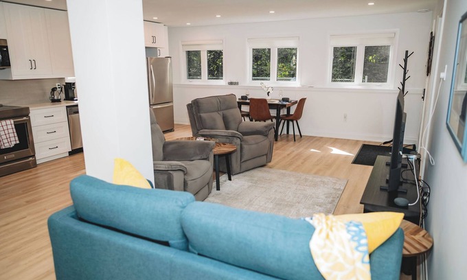Innisfil Apartamento | Tranquil Forest Oasis in Convenient Location