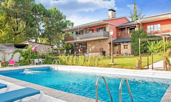 Galapagar Cabaña | Cabaña compartida con jardín para dos