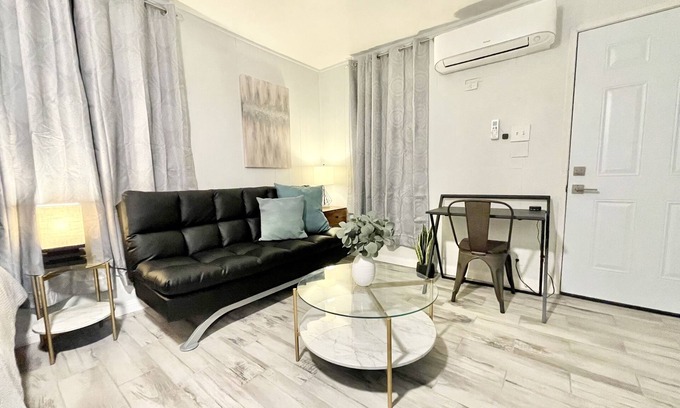Lancaster Cabaña | Tranquil Guest House with Private Patio, Parking