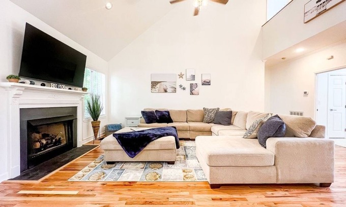 Ogden Casa | Tranquil Haven: Spacious Retreat for 16+ w/ Games