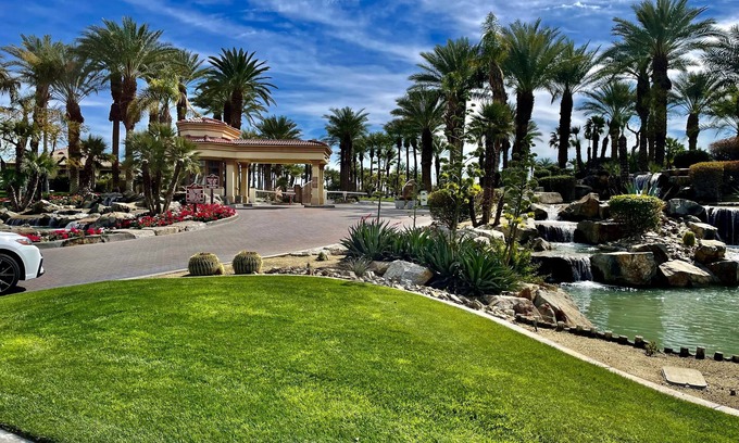 Heritage Palms Casa | Tranquil home located in the gated golf course community of Heritage Palms.