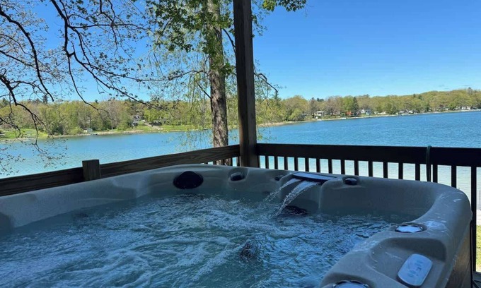 Smyrna Casa | Tranquil Jewel: Arcade, King Suits, Hot Tub, Decks