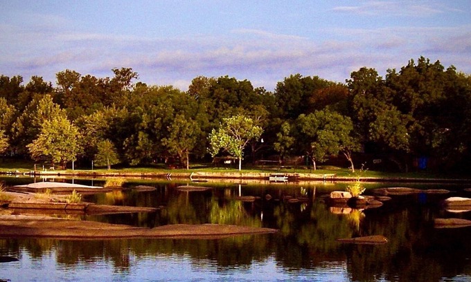 Burnet Casa | Tranquil Lake LBJ getaway! No boat traffic. Swim, Kayak, SUP & Fish in Peace! ❤️🦮