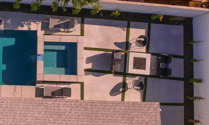 Indio Casa | Tranquil Luxury ~ Pool ~ Hot Tub ~ Game Room ~ Pkg