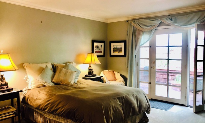 Fairfax Apartamento | TRANQUIL MASTER SUITE studio with PRIVATE ENTRANCE in charming Fairfax