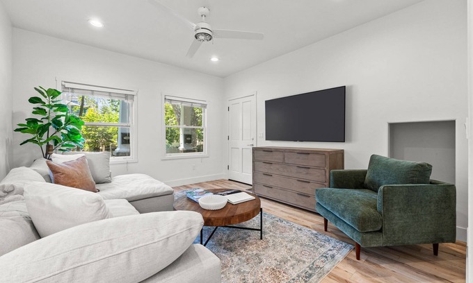 Downtown Sacramento Apartamento | Tranquil Midtown Haven with Tree-Lined Charm