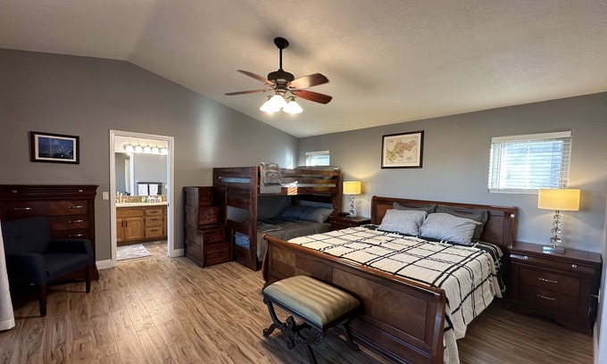 Patton Casa | Tranquil mountain escape near Silverwood Lake! Pet-Friendly