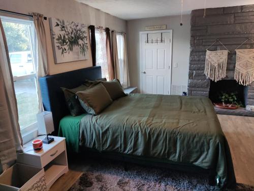Indianapolis Casa | TRANQUIL OASIS - Private Rooms -Near Downtown Indianapolis