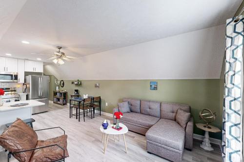 Cameron Casa | Tranquil Oasis Unit B