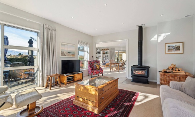 Albert Town Casa | Tranquil on Ribbonwood - Wanaka Holiday Home