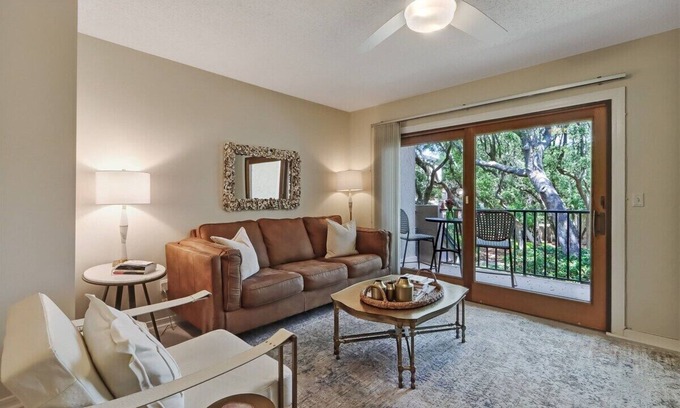 American Beach Condominio | Tranquil Peace - Hosted By Moore AI Rentals