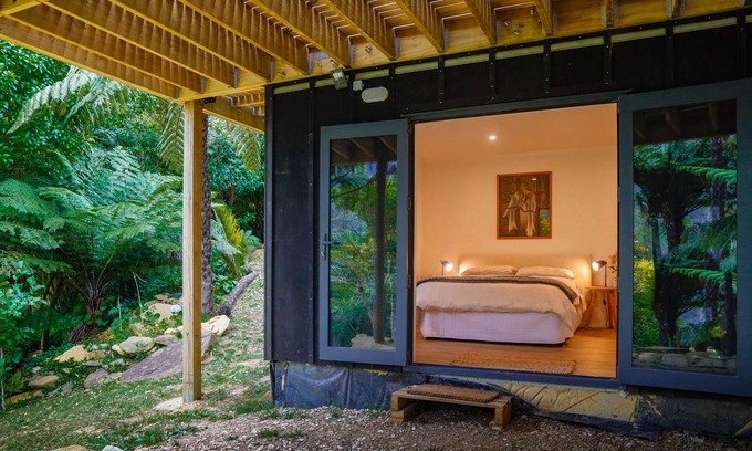 Furneaux Apartamento | Tranquil space off nestled among native bush off Queen Charlotte Track
