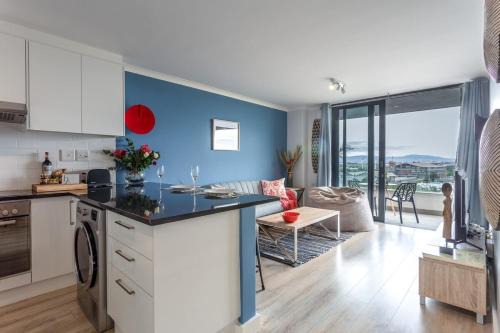 Observatory Apartamento | Tranquil, Spacious, Quiet Trendy with a View