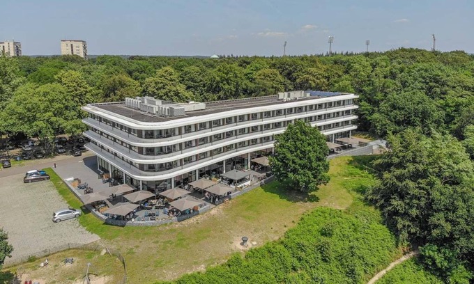 Wageningen Hotel | Tranquil Stay w/ Wellness Amenities & Scenic Views | Onsite Dining