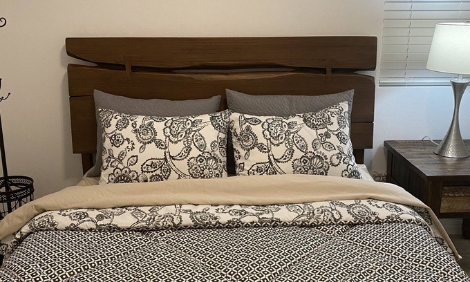 Henderson Casa | Tranquil & Stylish ~ 5★ Location, ♛Queen Beds, Pkg