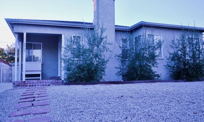 Toluca Woods Casa | Tranquil Toluca Lake Charmer