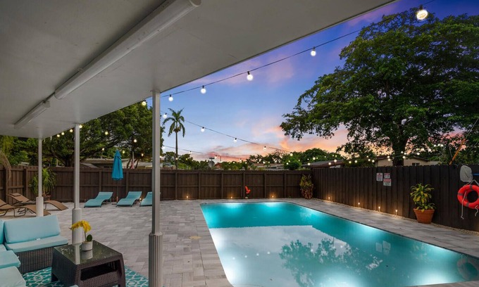 Sunset Casa | Tranquil Tropical Heated Pool Villa!