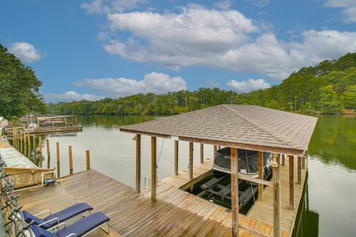 Mid America Casa | Tranquil Views Riverfront Retreat in Hot Springs!