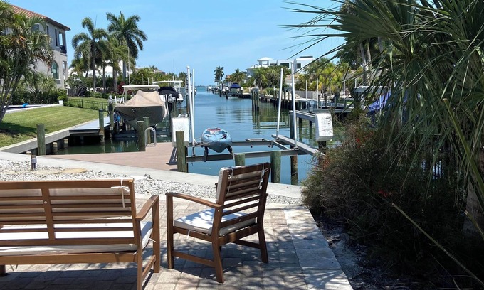Longboat Key Casa | Tranquil Waterfront home- Water, peace, sunshine, & sand, this is your place.