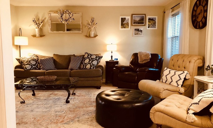 Cleveland Casa | Tranquil Wooded Uptown Home Minutes to Lee, Hospitals, and Industry