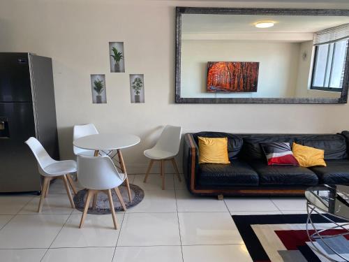 Windhoek Central Apartamento | Tranquility Luxury Suite, 77 on Independence Ave