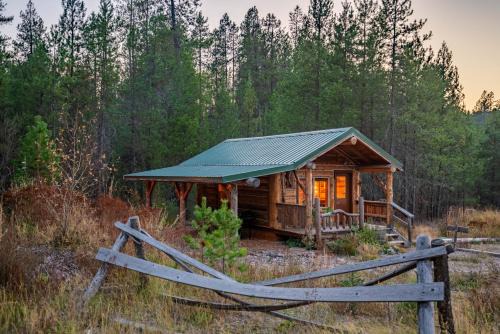 Coram Casa | Trapper's Cabin, 7 Min To Glacier, Dogs Welcome