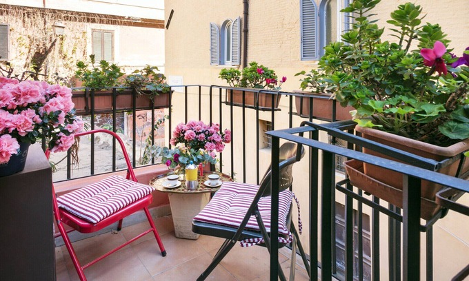 Trastevere Apartamento | TrastevereHome - Secret Balcony in the Heart of Rome Trastevere