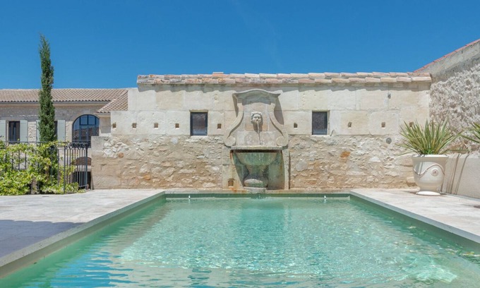Fontvieille Casa | Casa rural tradicional y provenzal con piscina climatizada y jacuzzi en Provenza