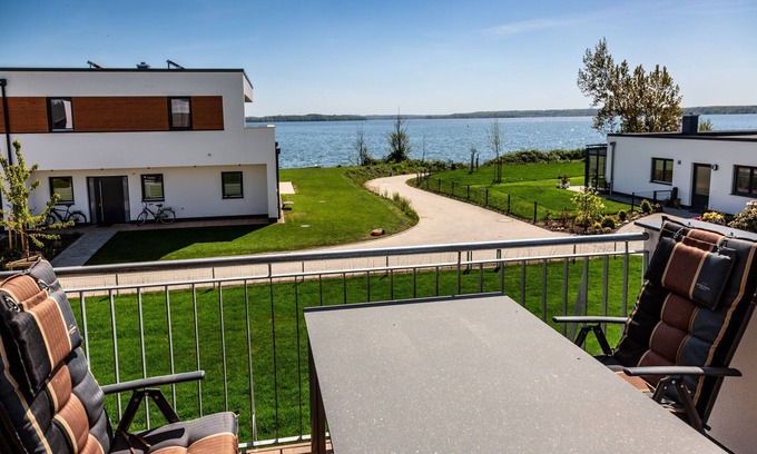Schwerin Apartamento | Traumhaftes Appartment mit Seeblick, Sauna, Kamin, Dachterrasse und Stadtnähe