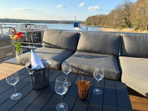 Bad Saarow Alquiler De Eote | TraumZeitBoot Helmut - exklusiver Festlieger in perfekter Lage am Scharmützelsee Bad Saarow