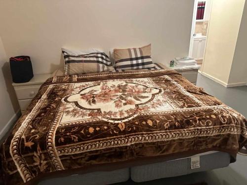 Newark Casa | Travelers Long Stay with Private Bathroom Divine Villa and Resorts 5mins to EWR Airport and 4mins to Penn Station Newark, New York